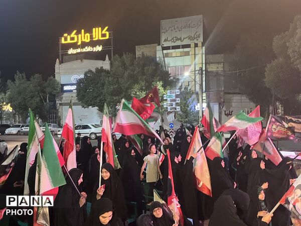 حضور مردم ابرکوه در سوگ فراق امام شهید امام خامنه‌ای 