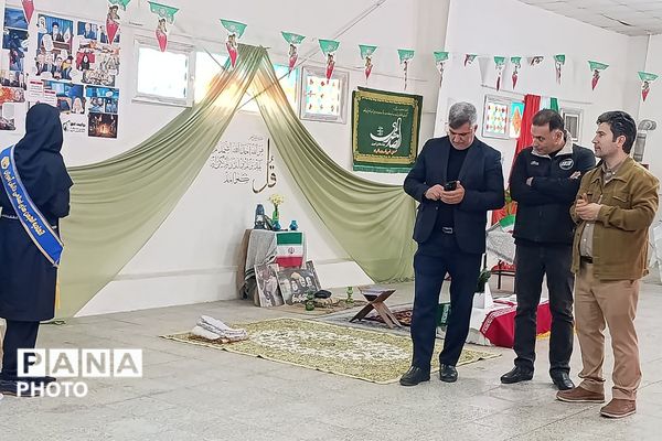 برپایی مدرسه انقلاب در هنرستان قدس ناحیه دو شهرری 