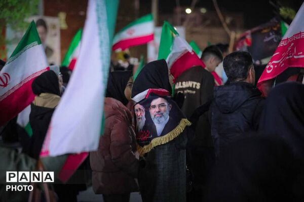  بیعت با رهبر انقلاب اسلامی در ساوجبلاغ 