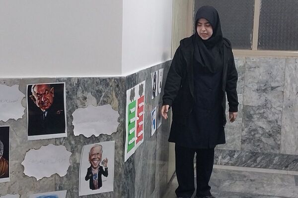 برپایی مدرسه انقلاب