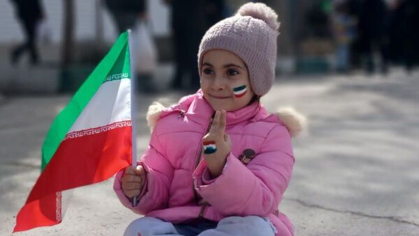 ۲۲ بهمن  صحنه حضور مردم؛ از کودکان پرشمار تا روایت‌های میانسالان
