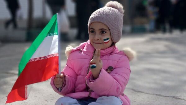 ۲۲ بهمن  صحنه حضور مردم؛ از کودکان پرشمار تا روایت‌های میانسالان