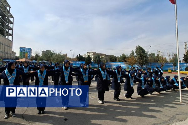 جلوه‌هایی از سرود همگانی مدرسه نمونه‌دولتی تمام ساحتی ارشاد قرچک