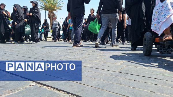 پیاده‌روی جاماندگان اربعین در گلستان شهدای اصفهان