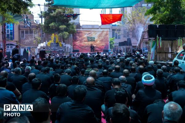 مراسم باشکوه ظهر عاشورا در حسینیه خیمه‌الانتظار مشهد مقدس
