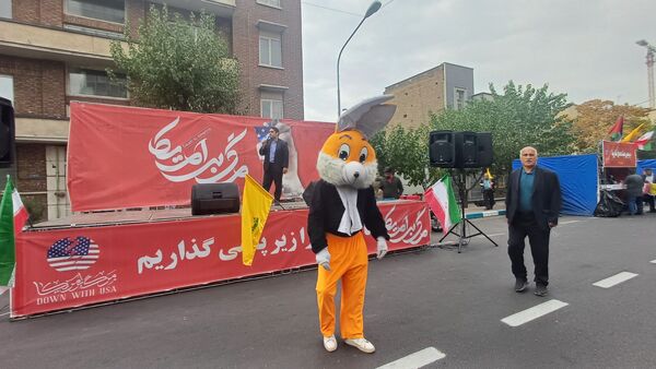 حضور پرشور مردم تهران در راهپیمایی 13آبان