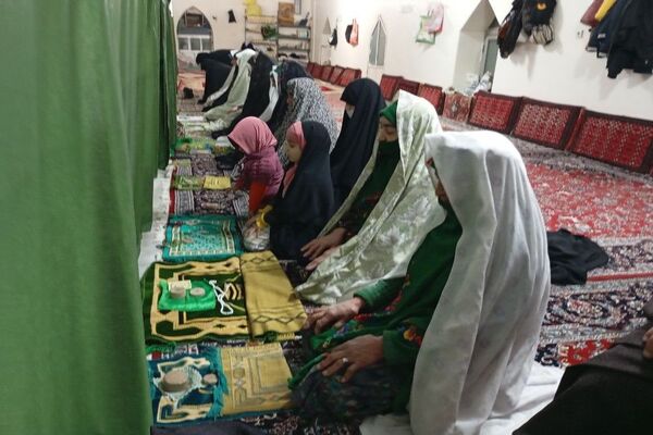  شبی با قرآن کریم در مسجد جامع شهر بار 