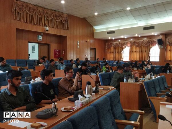 نشست صمیمی فرماندار نیشابور با خبرنگاران