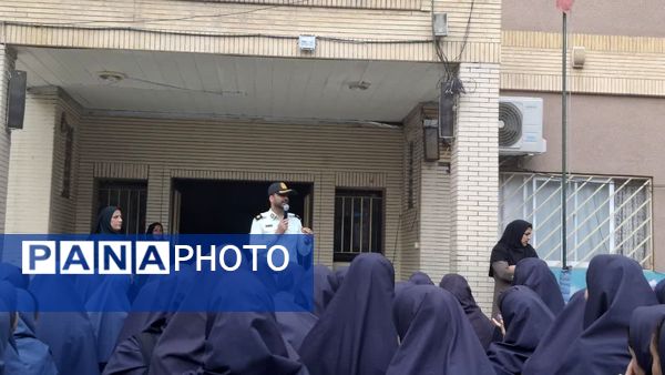 گرامیداشت روز نیروی انتظامی در دبیرستان بهار آزادی قائمشهر