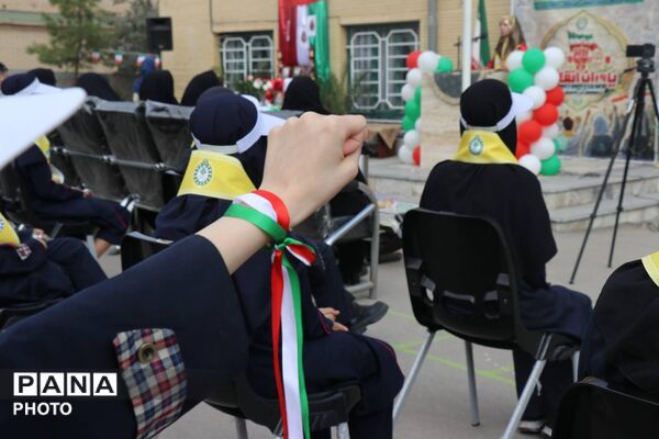 همایش «یاوران انقلاب» ناحیه ۶ مشهد در دبیرستان یاس ۲ 