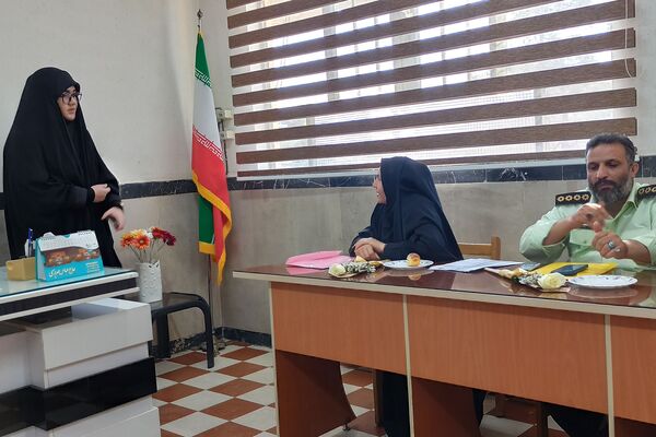 گرامیداشت هفته نیروی انتظامی در مدرسه یادگار امام ورامین
