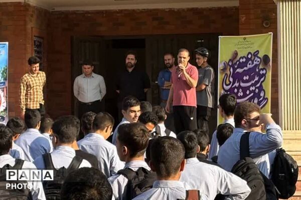 جشنواره ورزش‌های همگانی در دبیرستان دکتر نیک نیان قیامدشت 