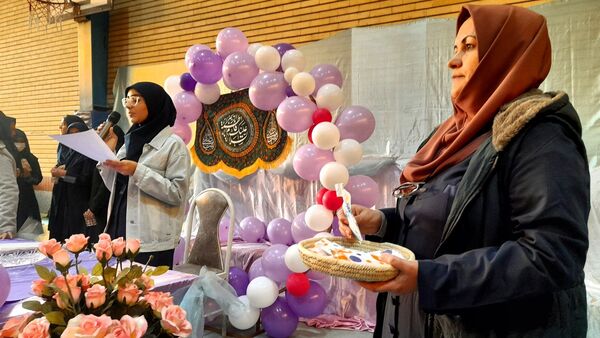 جشن ولادت حضرت زهرا(س) و روز مادر در مدرسه شاهد «عصمت» ناحیه ۳ کرج 
