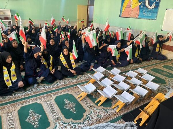 مراسم شهادت سیدحسن‌نصرالله در دبیرستان عشایری سیرجان 