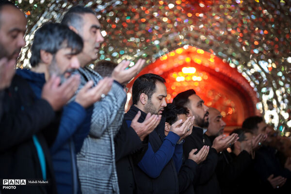 اقامه نماز عید سعید فطر در آستان مقدس امام زاده صالح(ع)