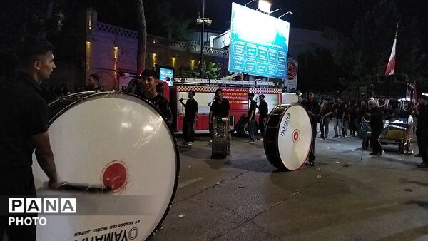 گذری بر فعالیت هیئت جوانان امام موسی بن جعفر (ع) در شب عاشورا 