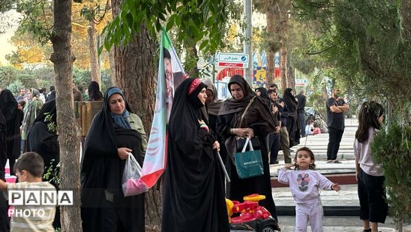 نوای عرفه در کنار شهدا