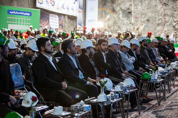 ورود دستگاه مکانیزه  TBM به ایستگاه مترو ابن سینا اصفهان