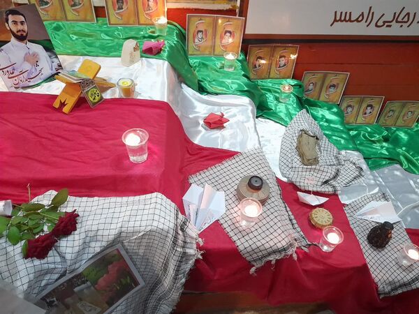 نمایشگاه دختران آفتاب در دوره اردوهای متمرکز شهر تهران
