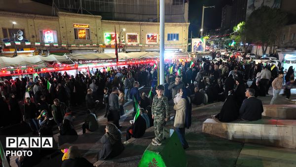 شب پرچم‌ها و فریادها؛ تجلی احساس ملی در خیابان‌ها