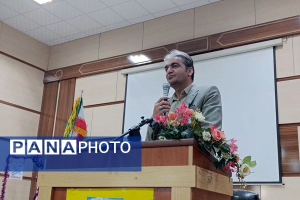 جشن یاوران انقلاب در دبیرستان محبی نیشابور 