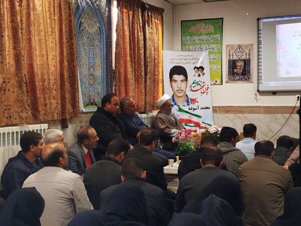 جلسه انجمن اولیان و مربیان در دبیرستان شهید محمد آسوده شهرستان خلیل آباد