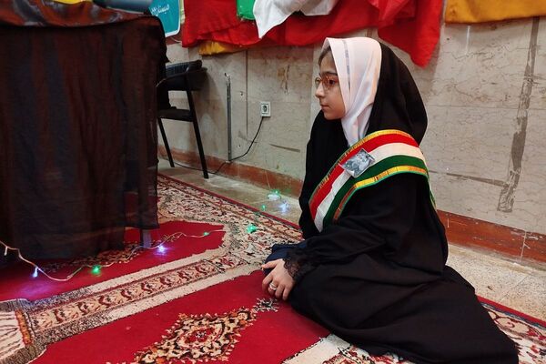 افتتاح کتاب «از ایرانمان دفاع کنیم» در دبستان ۲۲ بهمن با حضور مادر شهید عرشیان افشارمند