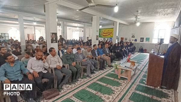 گرامیداشت هفته دفاع مقدس با حضور دانش‌آموزان روستای تمنک 