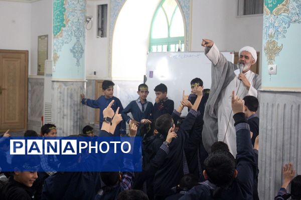 عزاداری دانش‌آموزان قم در آستان مقدس امامزاده سیدعلی(ع)