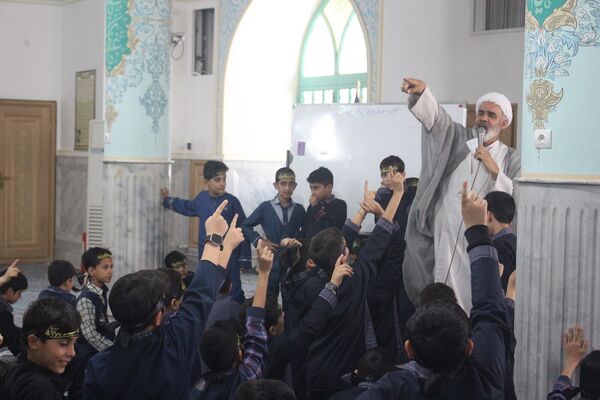 عزاداری دانش‌آموزان قم در آستان مقدس امامزاده سیدعلی(ع)