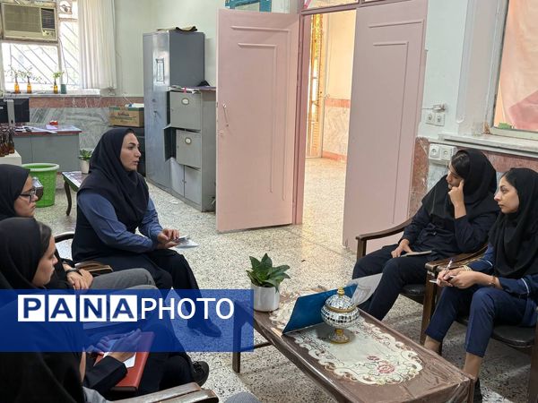 جلسه توجیهی ویژه دانش‌آموزان خبرنگار پانا در هنرستان تلاش