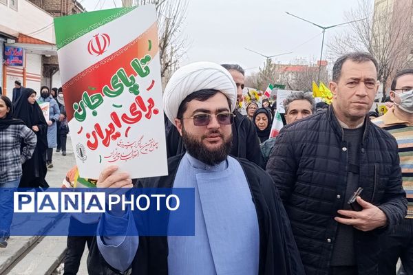راهپیمایی باشکوه ۲۲ بهمن در اسلام‌آباد غرب