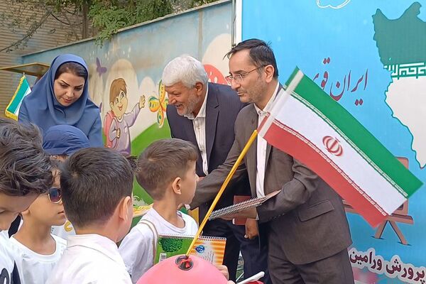 گام نهادن دانش‌آموزان کودکستانی شهرستان ورامین در مسیر تعلیم و تربیت