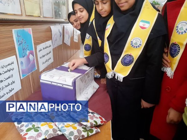 جشن عاطفه ها در دبیرستان علی افشارنژاد ناحیه۶ مشهد 