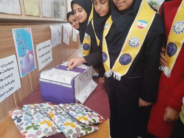 جشن عاطفه ها در دبیرستان علی افشارنژاد ناحیه۶ مشهد 
