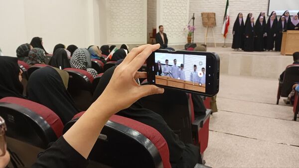 نشست صمیمی جوانان با حضرت آیت الله نورمفیدی