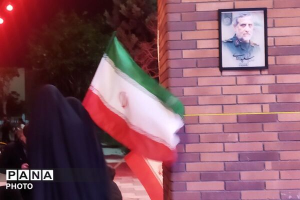  مردم بهارستانی میدان را خالی نکردند
