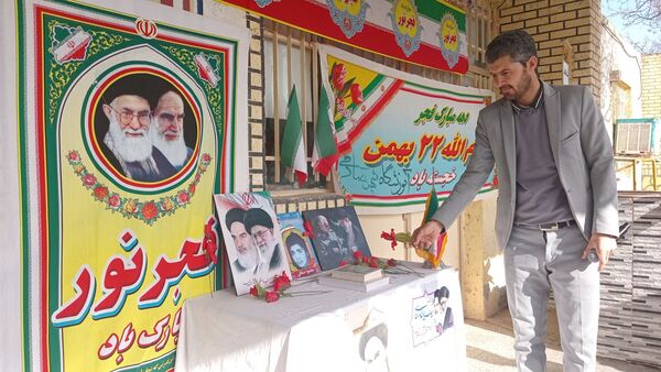 طنین زنگ انقلاب در مدرسهٔ شهید صادقی باخرز