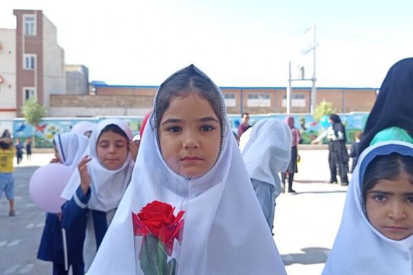 شکوفه‌های لبخند در لردگان نوید سالی پربار در مدارس نیایش و مهرآفرین