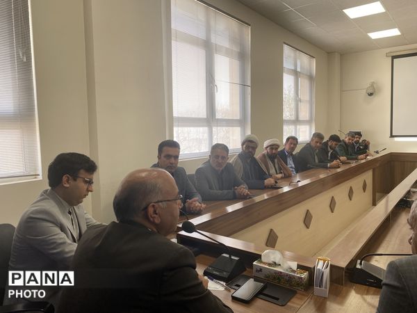 دیدار فرهنگیان با امام جمعه و فرماندار
