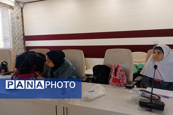 برگزاری جلسه آموزش خبرنویسی و خبرنگاری در کهریزک 