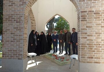 مراسم غبارروبی و عطرافشانی گلزار شهید گمنام دانشگاه فرهنگیان