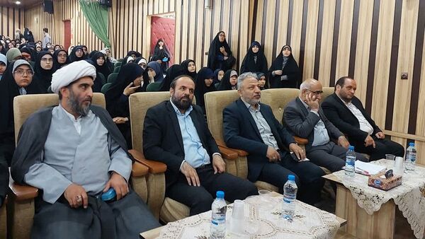 تقدیر از دانش‌آموزان و فرهنگیان البرز در مسابقات قرآن،عترت و نماز در کانون امام علی (ع) 