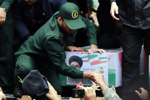 تشییع پیکر شهدای خدمت در تبریز