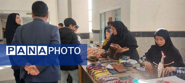 بازدید دانش‌آموزان دبیرستان فرزانگان از کتابخانه اندیشه شیروان