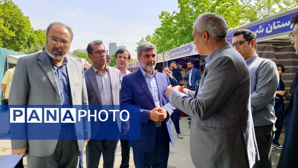 سومین نمایشگاه توانمندی‌های هنرجویان هنرستان منطقه ۲