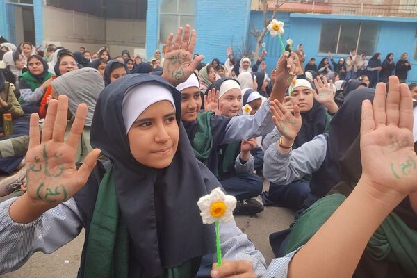 جشن باشکوه میلاد امام عصر (عج) در هئیت دخترانه ریحانه ها