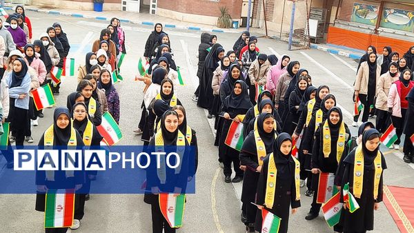 همایش یاوران مقاومت‌ و ایثار در دبیرستان شهید زارع ناحیه۳ کرج