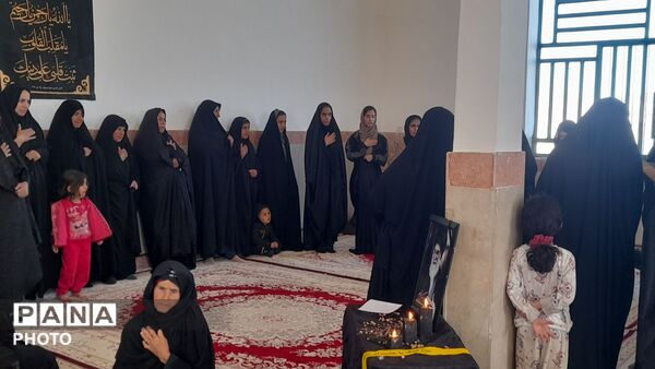 مراسم سوگواری شهادت رهبر در مسجد امام حسین (ع) روستای میرزابادشهرستان دلفان 
