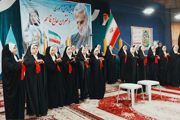 همایش دانش‌آموزی دختران حاج‌قاسم در بهارستان‌2